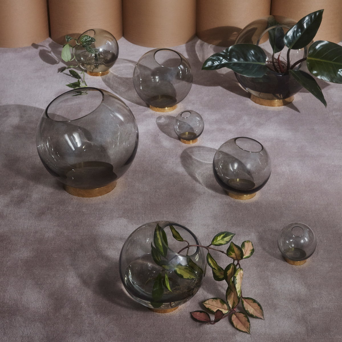 AYTM-Globe-Vase-Situation-3