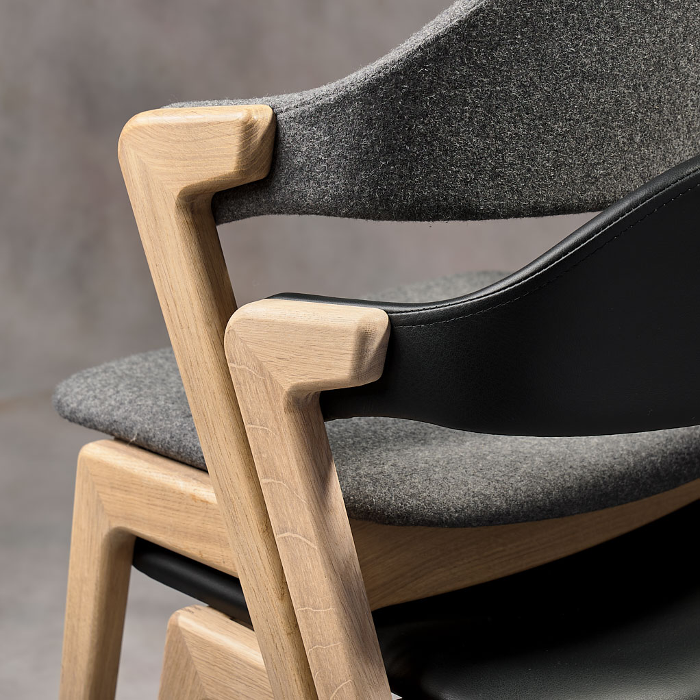 TONUS-Light-oak-269-Dusty-grey_Black_2_Cropped