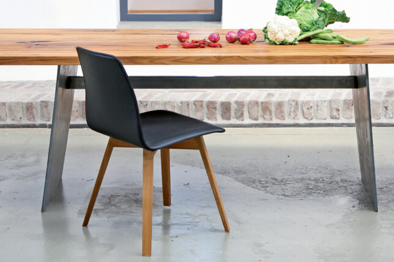 Maverick stóll m/viðarfótum