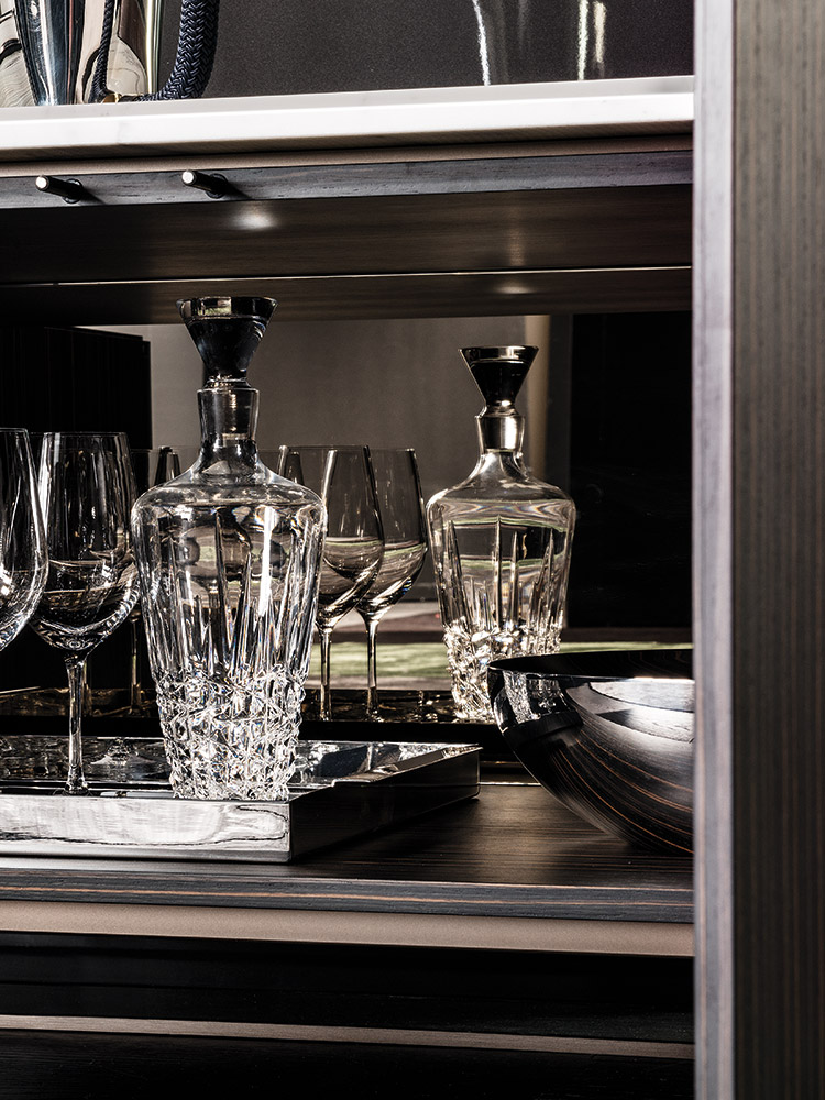 Calder Bronze skenkur