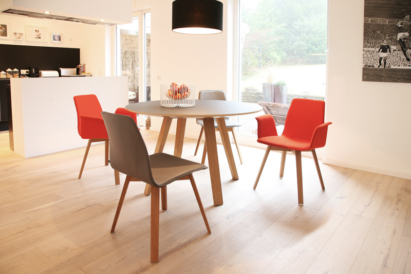 Maverick stóll m/viðarfótum