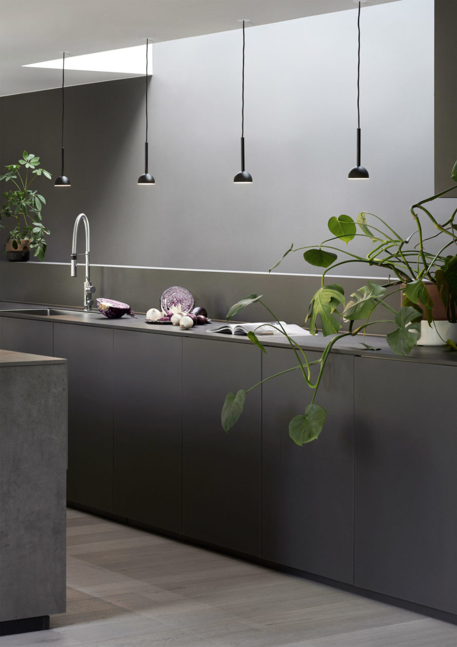 Blush_pendant_black_kitchen-Northern_Photo_Chris_Tonnesen-Low-res-scaled-890x1259