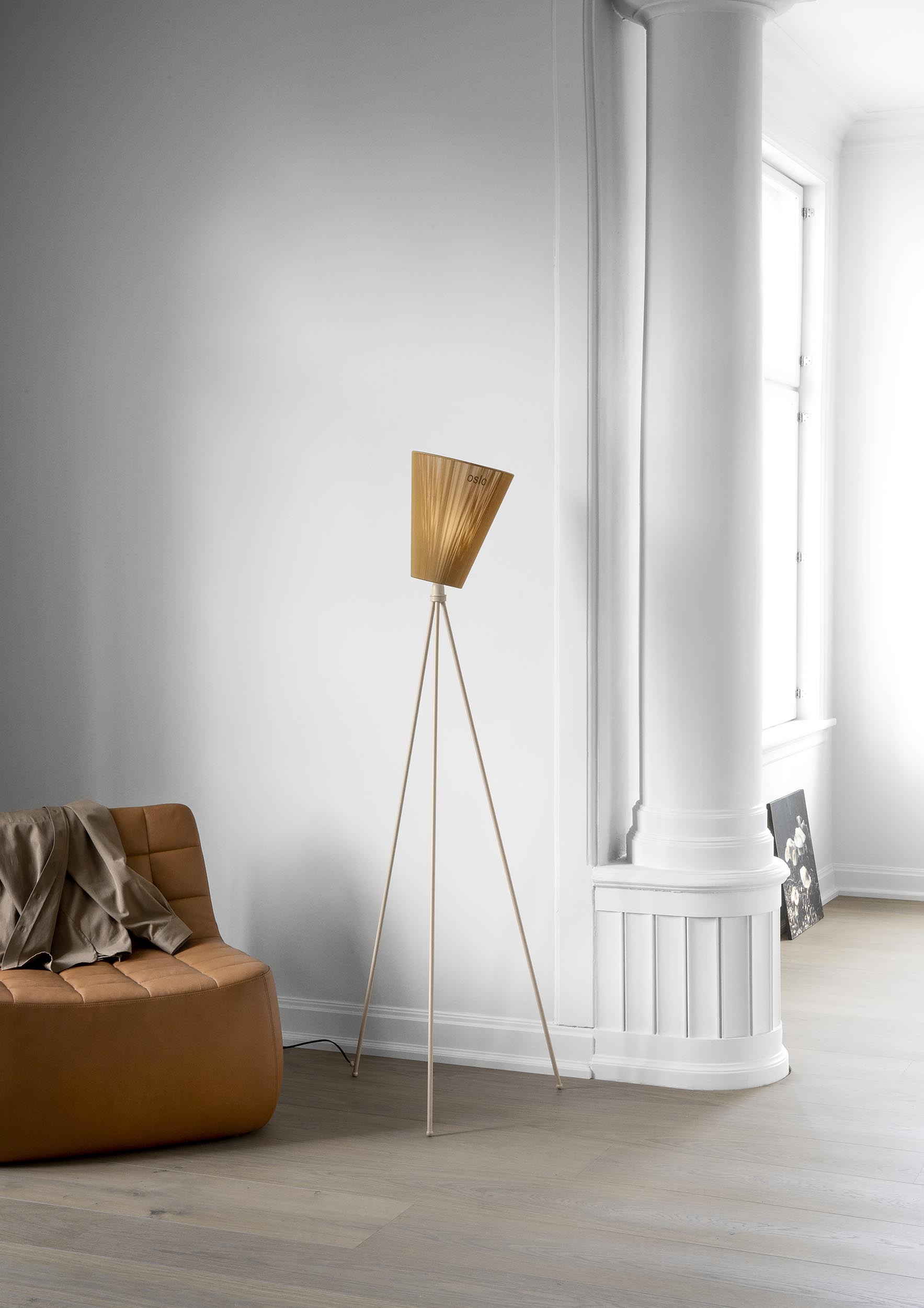 Oslo_Wood_lamp_beige_caramel_Yam_Northern_Photo_P_O_Solvberg_Low-res