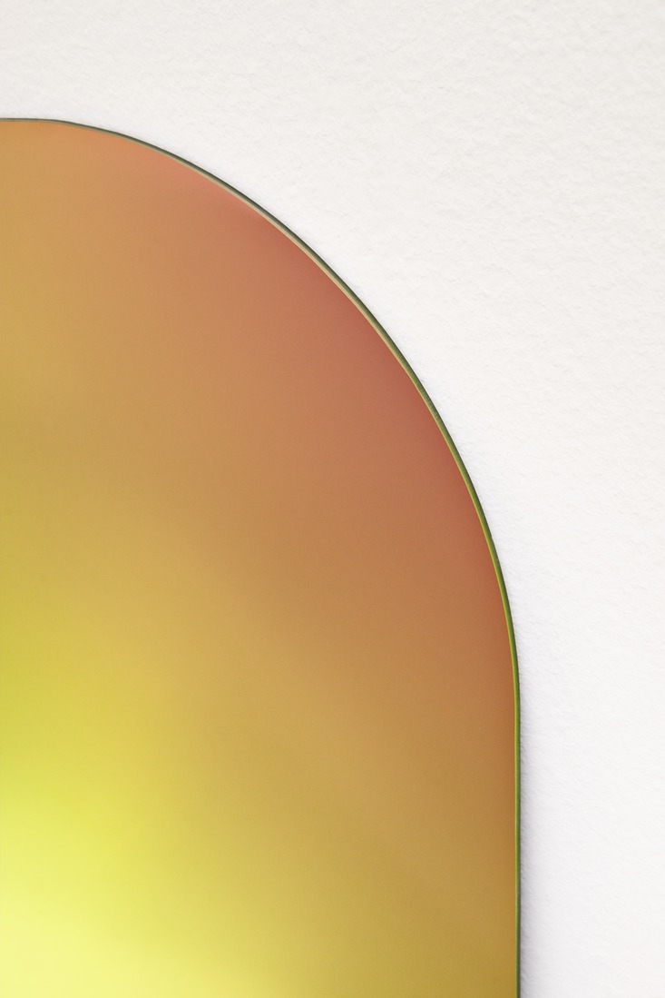 01_MIRROR_682