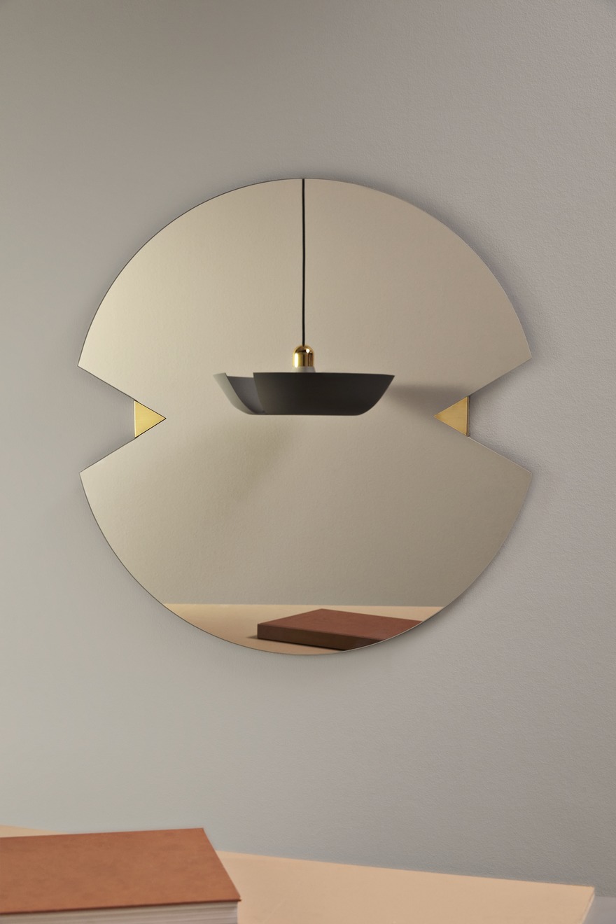 01_MIRROR_749
