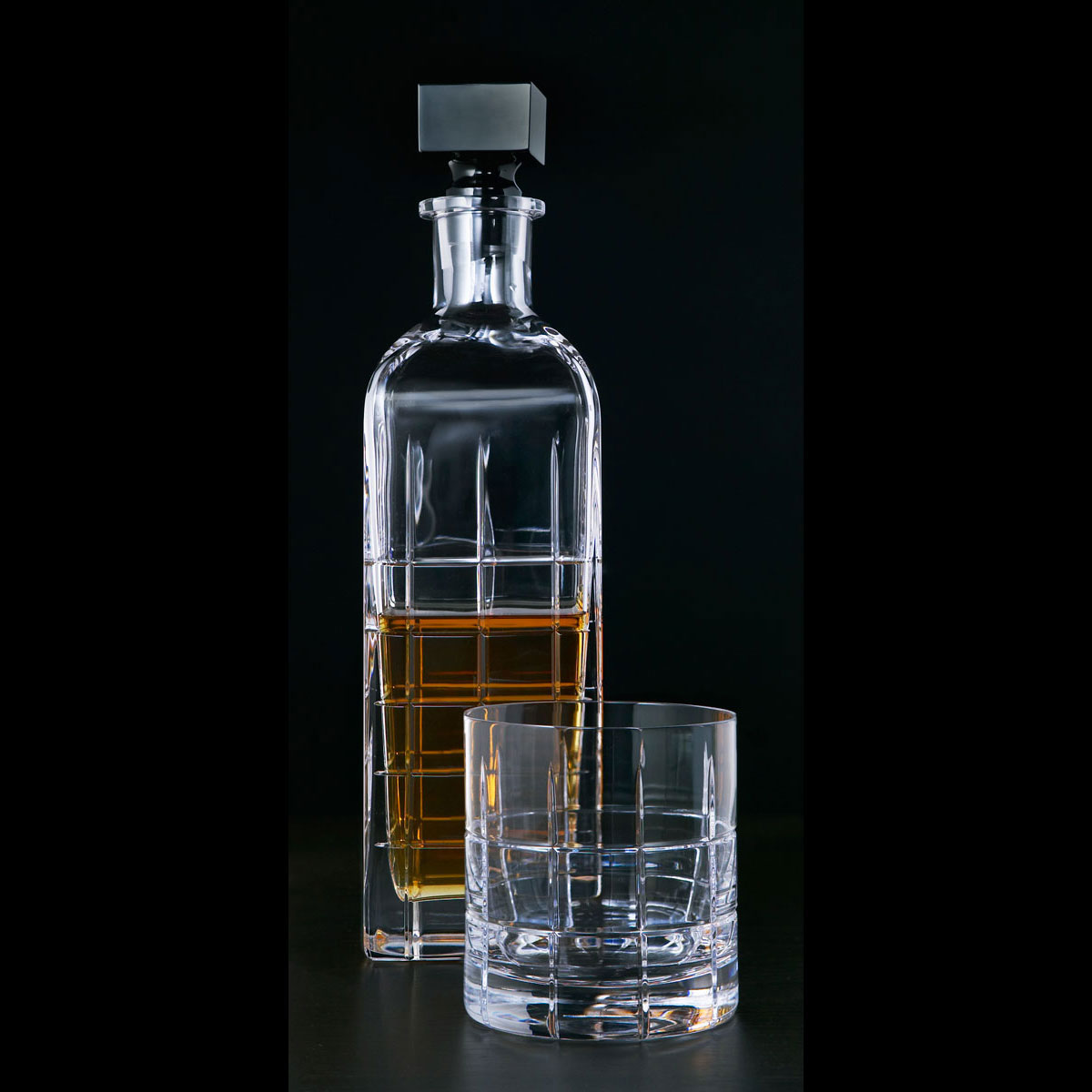 6540183_street_decanter_a1