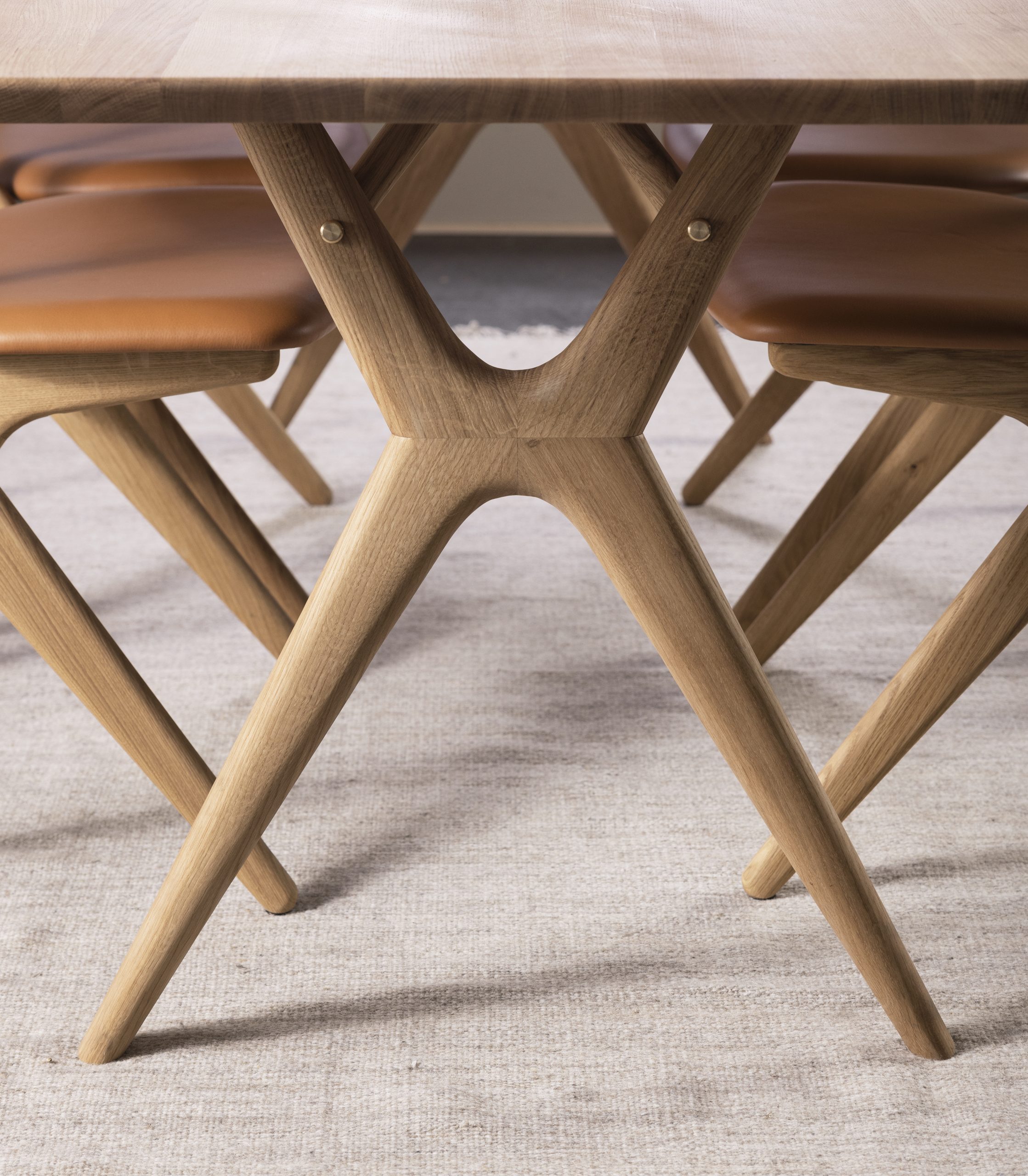 AMELIA_dining_table_200x100cm_oak_C4_003-scaled