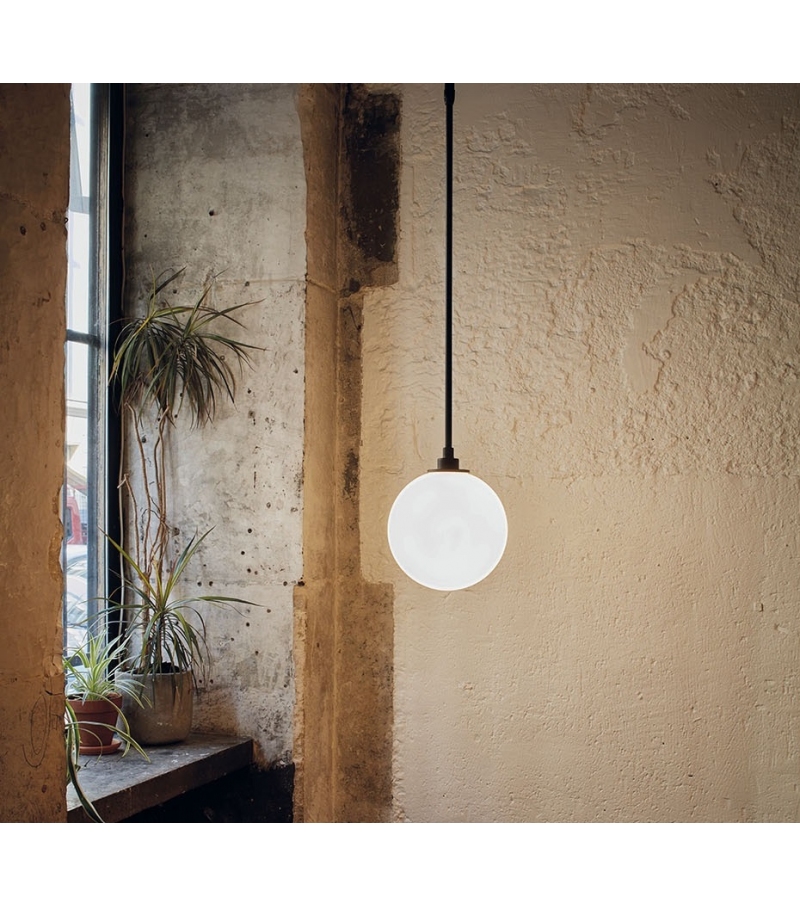 n300-dcw-editions-lampe-gras-suspension-lamp-6