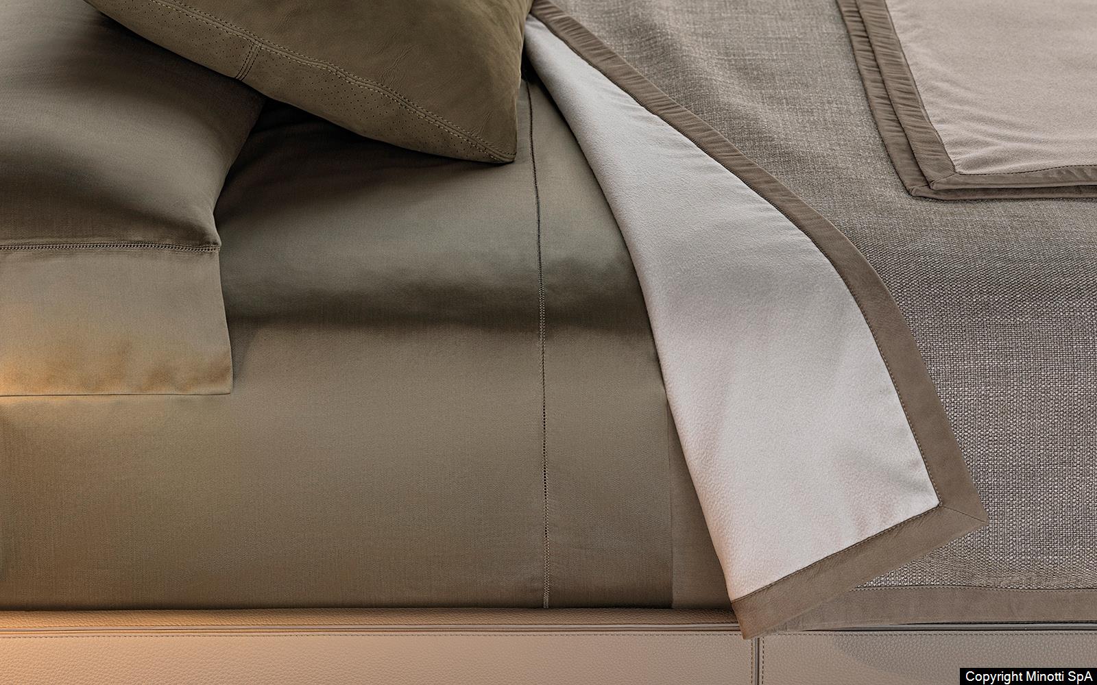 z_minotti_roger_bed_06