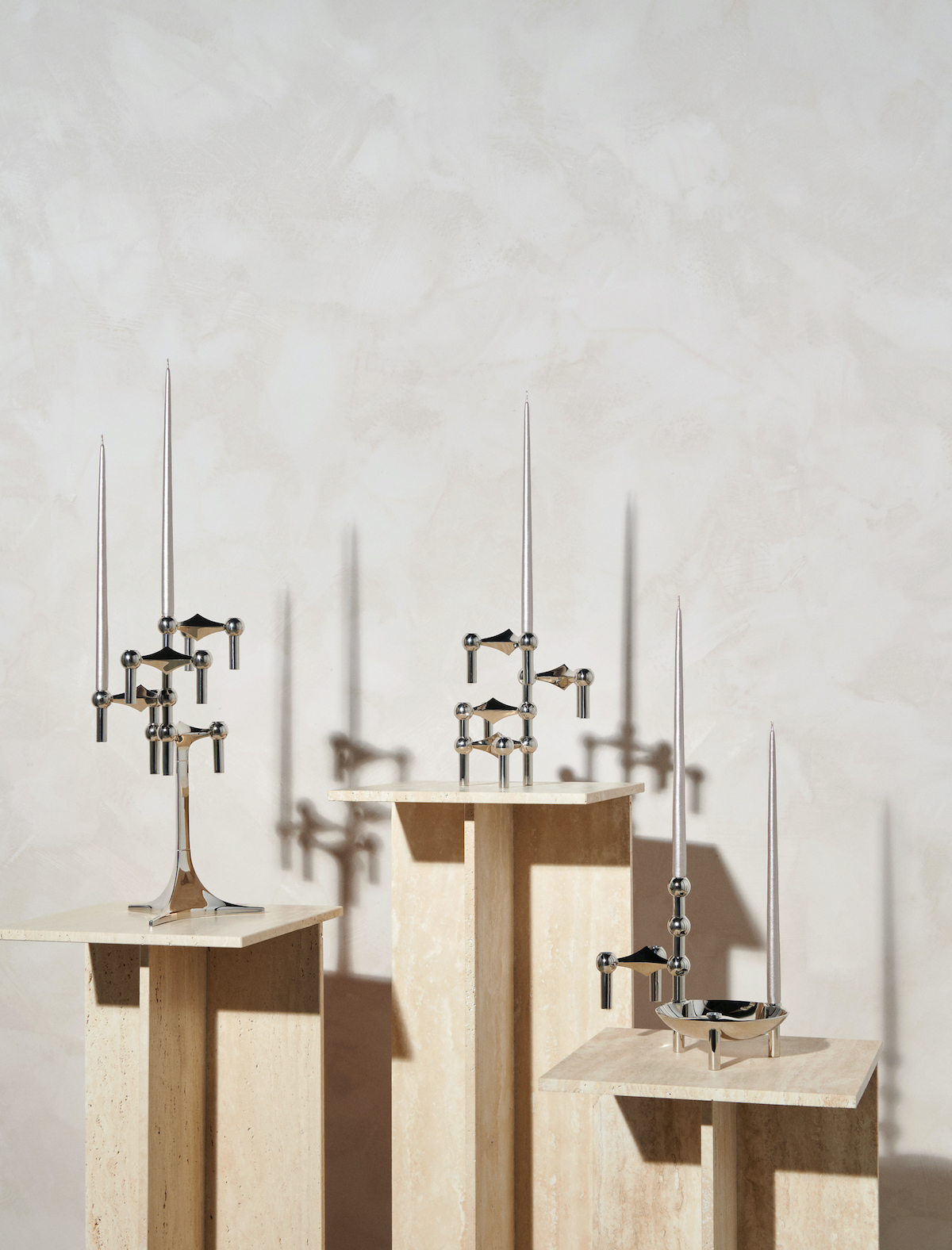 studio_aw21campaign_family and champagne candles_chrome