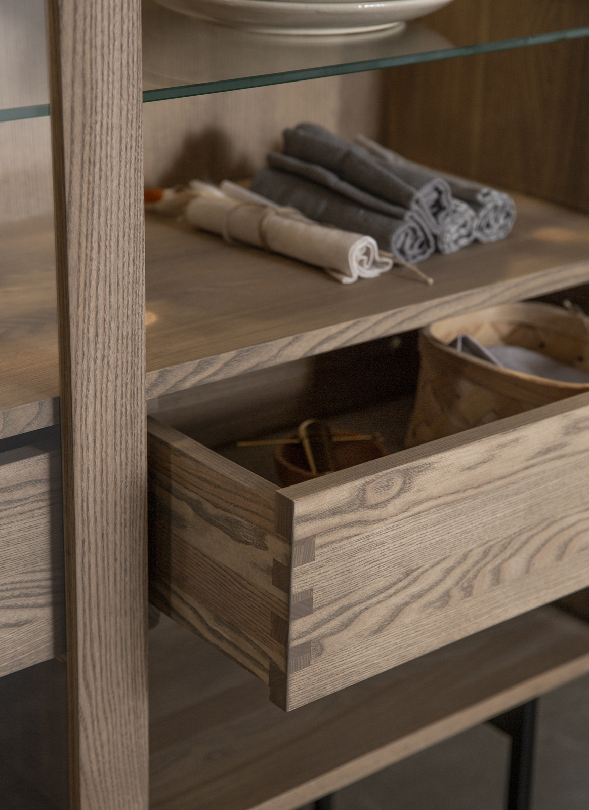 MONOGRAM_ARCHIVE_cabinet_001