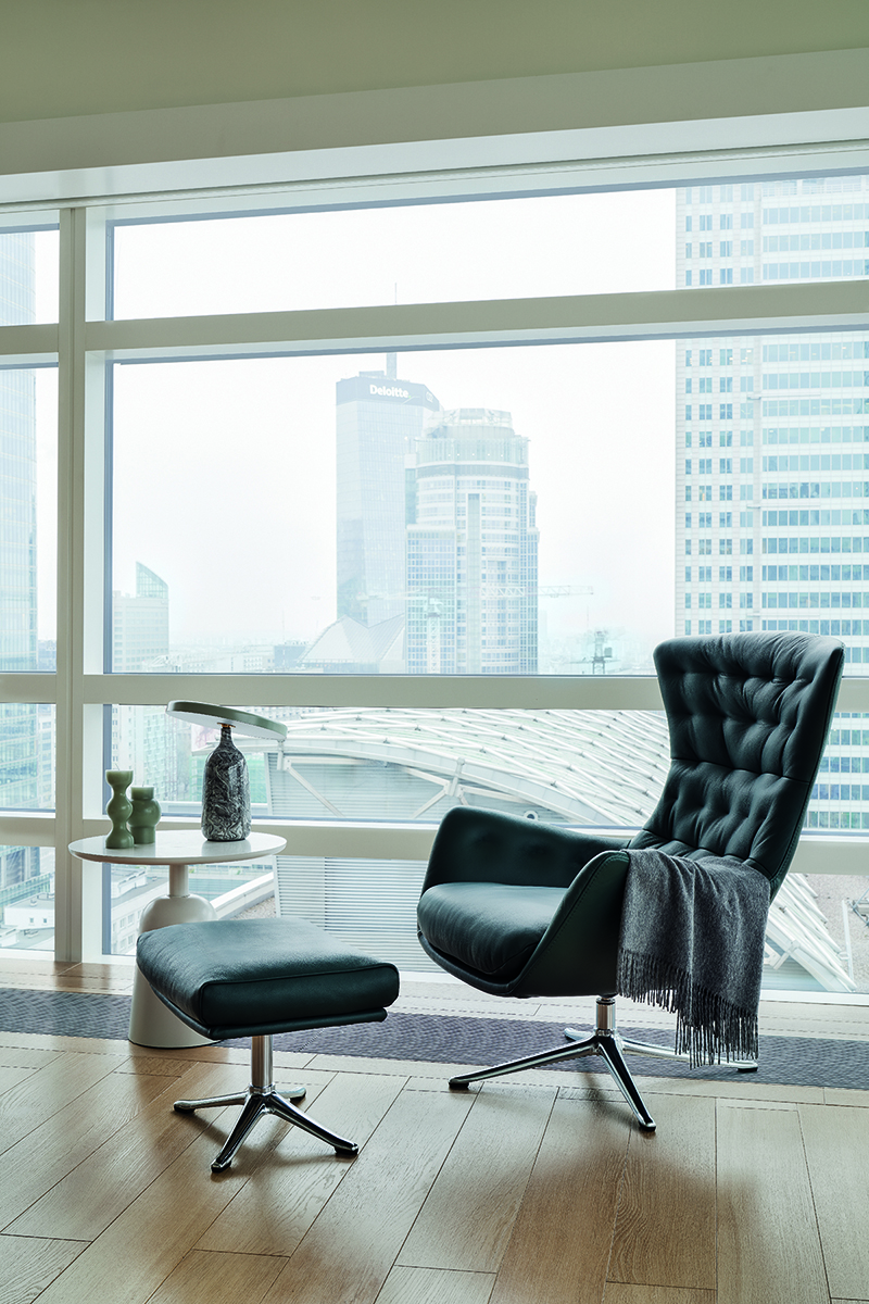 Theca / Zlota 44 / JAM KOLEKTYW