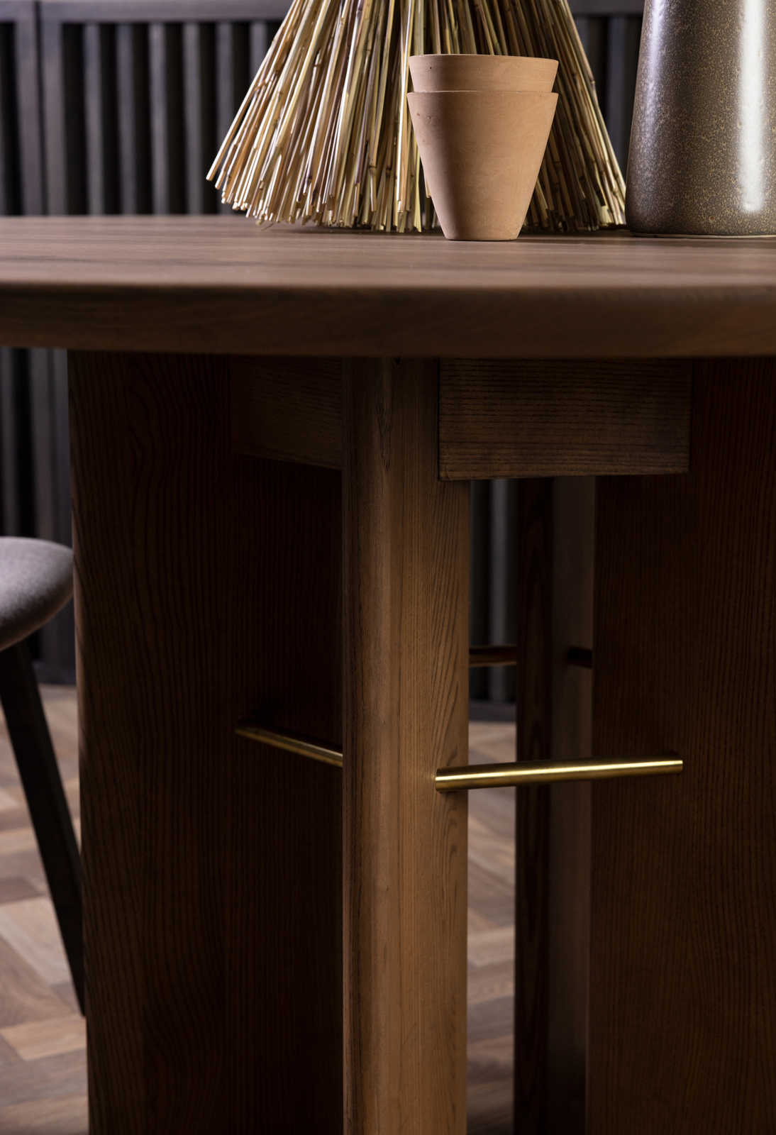 VELVET_FAN_dining_table_009