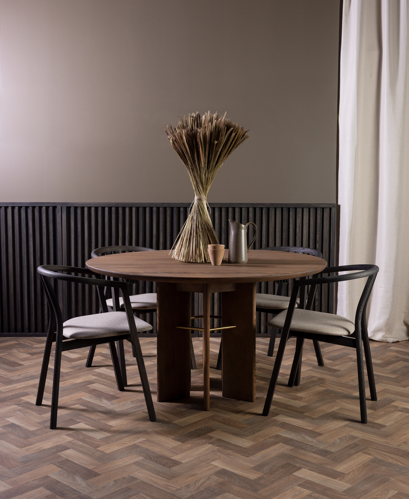 VELVET_FAN_dining_table_010