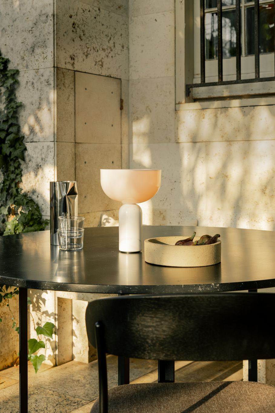 New_Works_Orangerie_2022_Kizu_Portable_Table_Lamp_White_3
