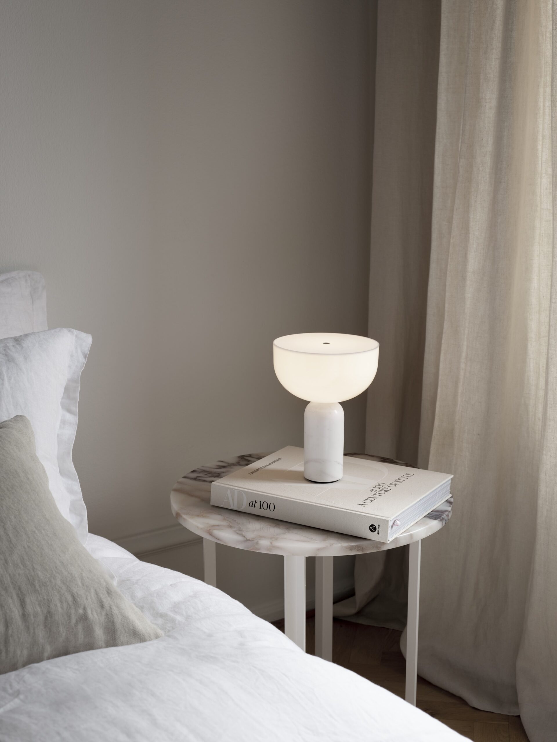 New_Works_Spring_2022_Kizu_Portable_Table_Lamp_White_1