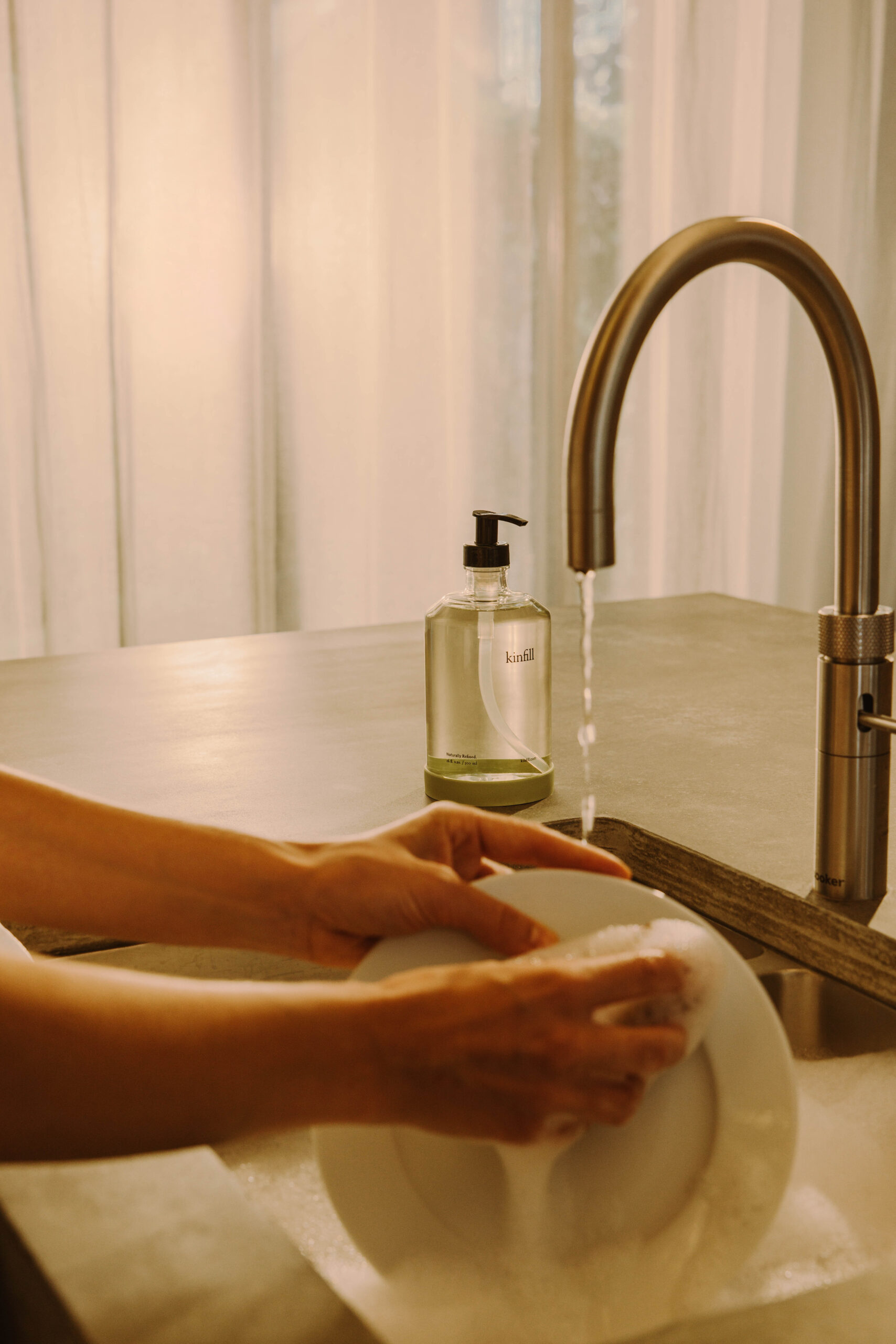 Kinfill_DishSoap_Lifestyle_13