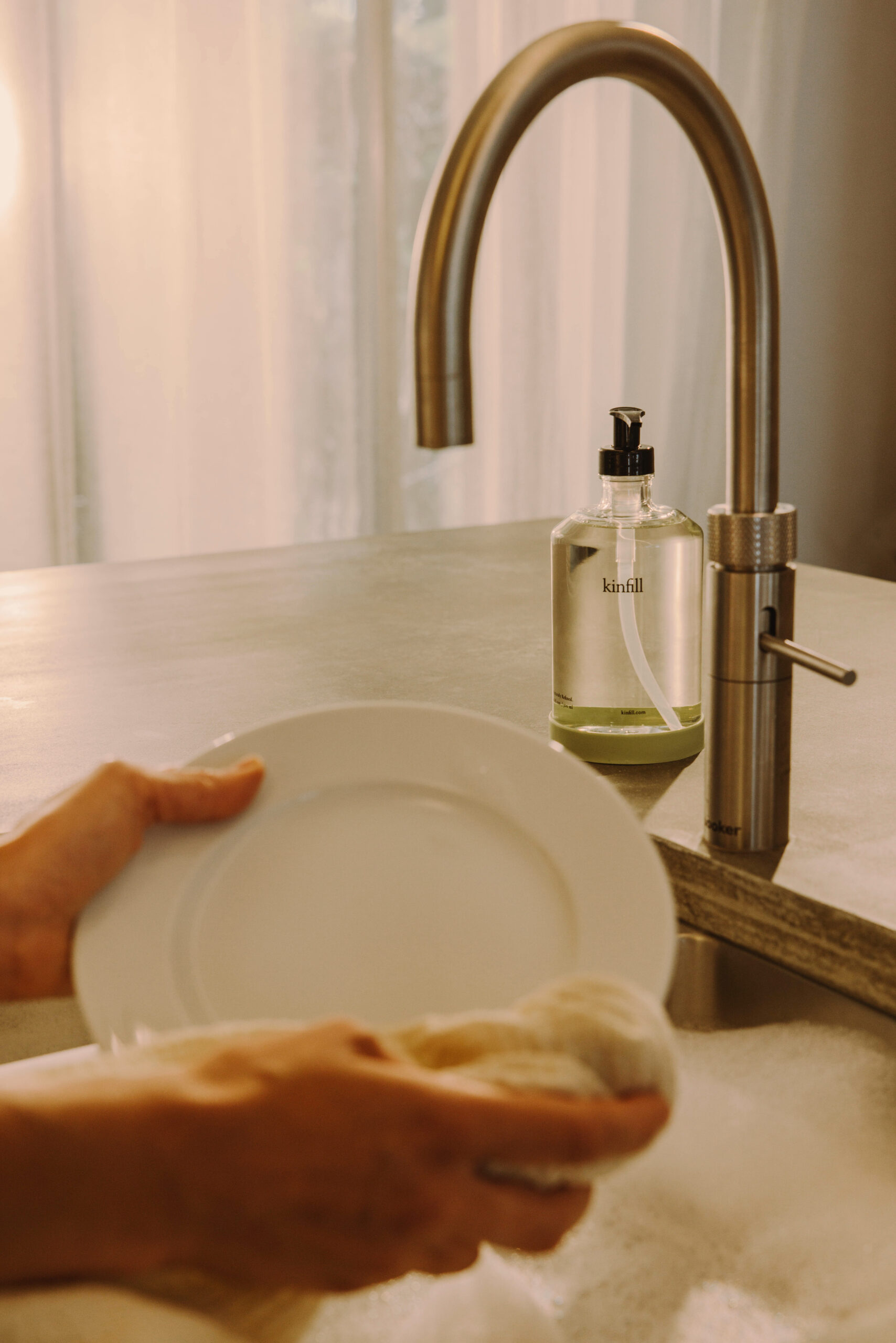 Kinfill_DishSoap_Lifestyle_14