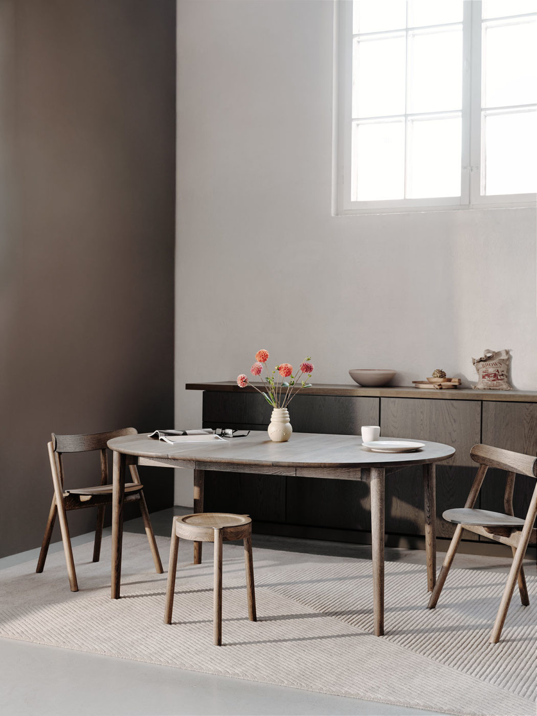 Expand_dining_table_170_smoked-oak_Northern_Ph_Einar_Aslaksen_Low-res-1050x1400