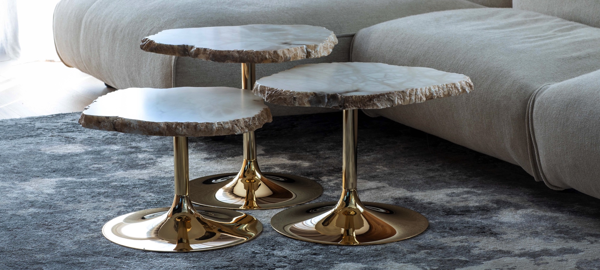 cicladi-tables-by-edra-grande-soffice-sofa