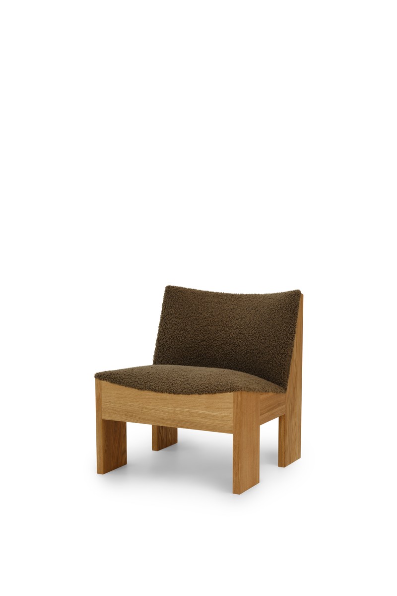 New-Works_Packshots_43010_Tenon-Lounge-Chair_Natural-Oak_Zinc-Drake-Mocha_730x645x700mm_Perspective