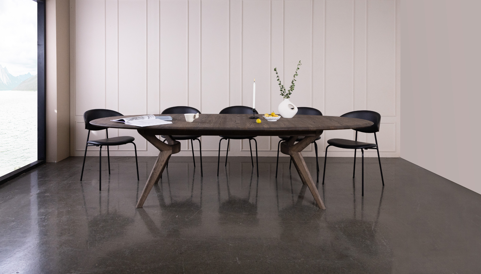 AMILIA_Oval_Dining_table_C11_Ask_220x120_RAM_steel_comfort_shell_C11_Eg_Læder_black_07