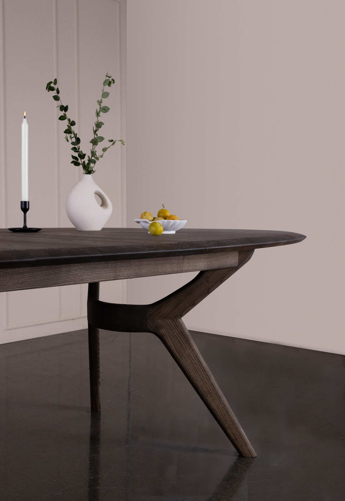 AMILIA_Oval_Dining_table_C11_Ask_220x120_RAM_steel_comfort_shell_C11_Eg_Læder_black_10