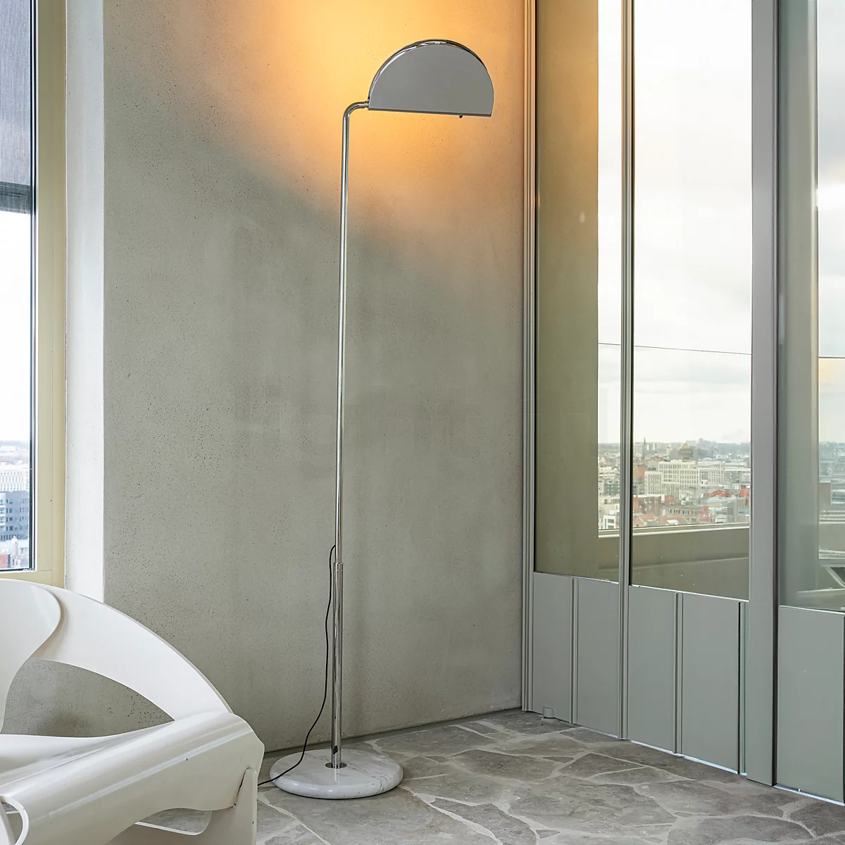 DCW_Mezzaluna_Floor_Lamp_LED_chrome--0f2e08b7d6ba77f2273ea2b3ca064cf7.jpg