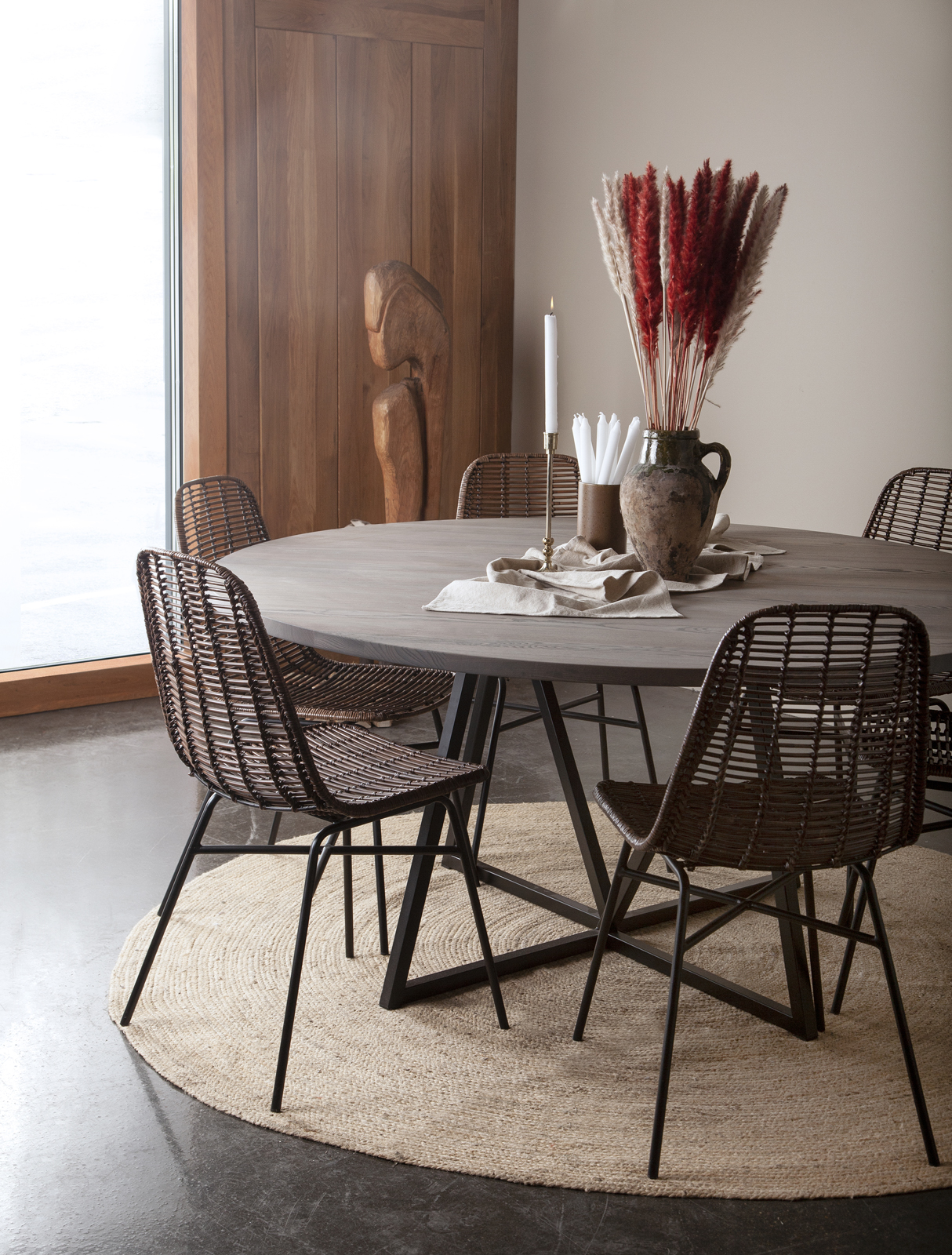 K&K_ZET__round_dining_table_3x3cm_angled_legs_004