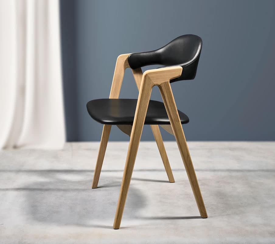 TITAN-Oak-oil-Black__quarter-size