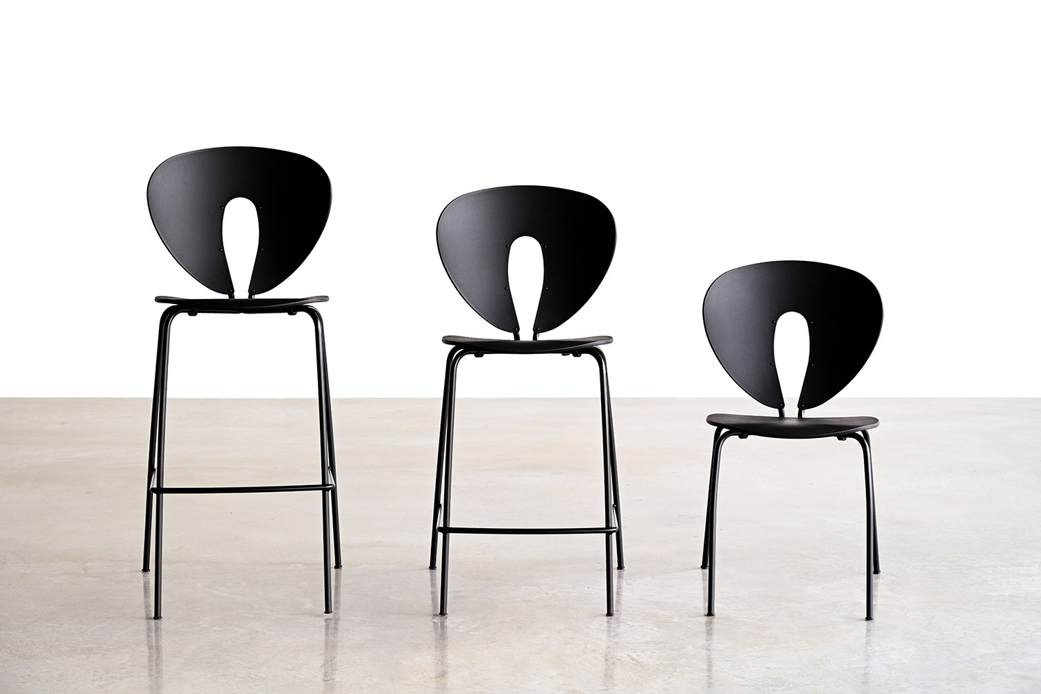 stua-globus-stool-1-1500