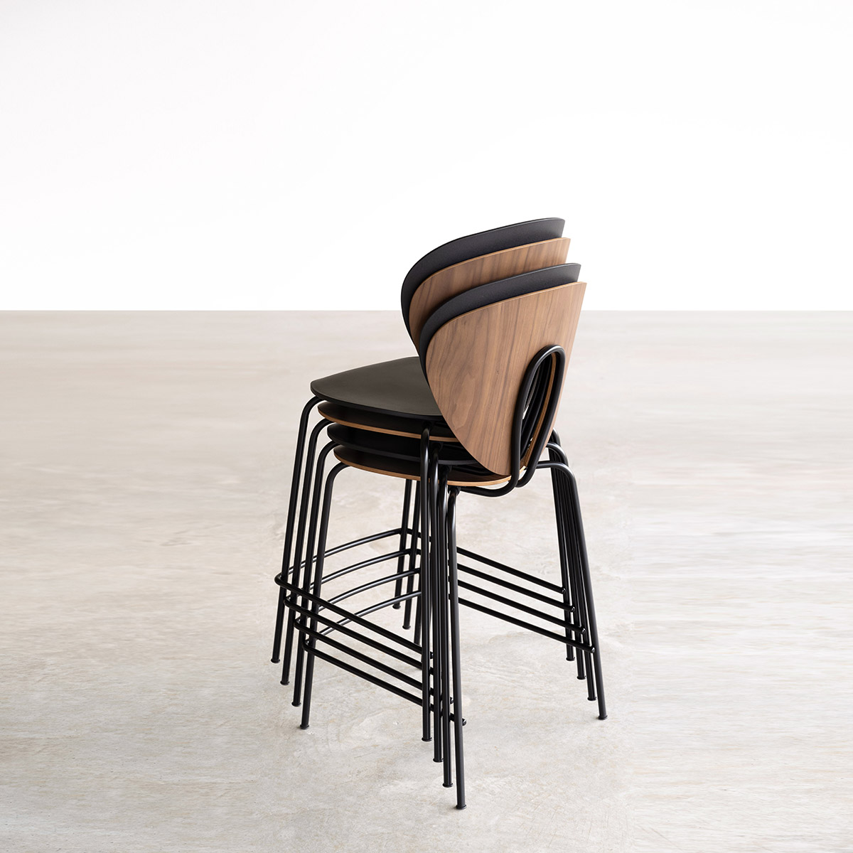 stua-globus-stool-3-1200