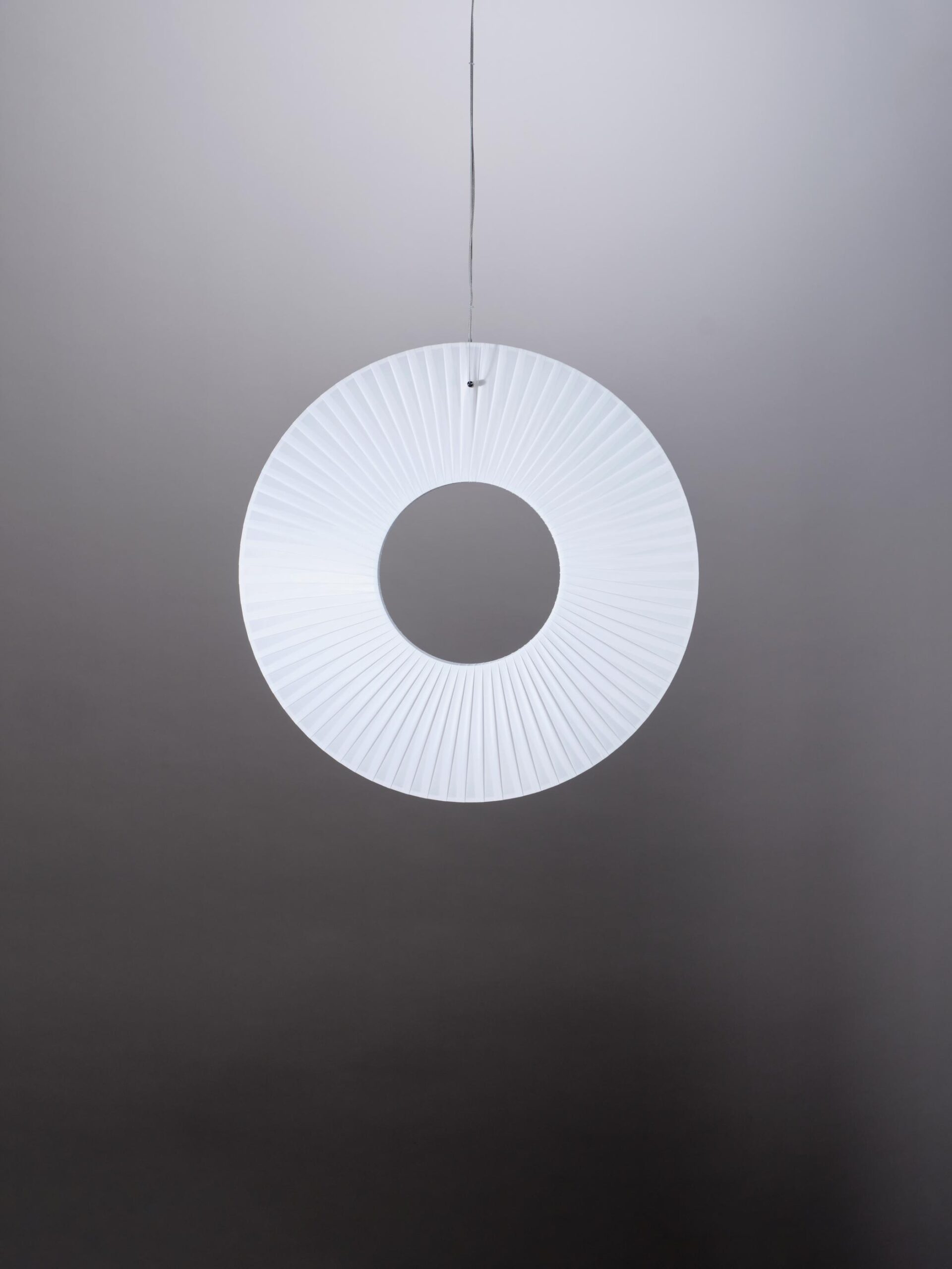 10HEURES10.Iris.Pendant.Vertical.60.PackshotsWithBackground.02