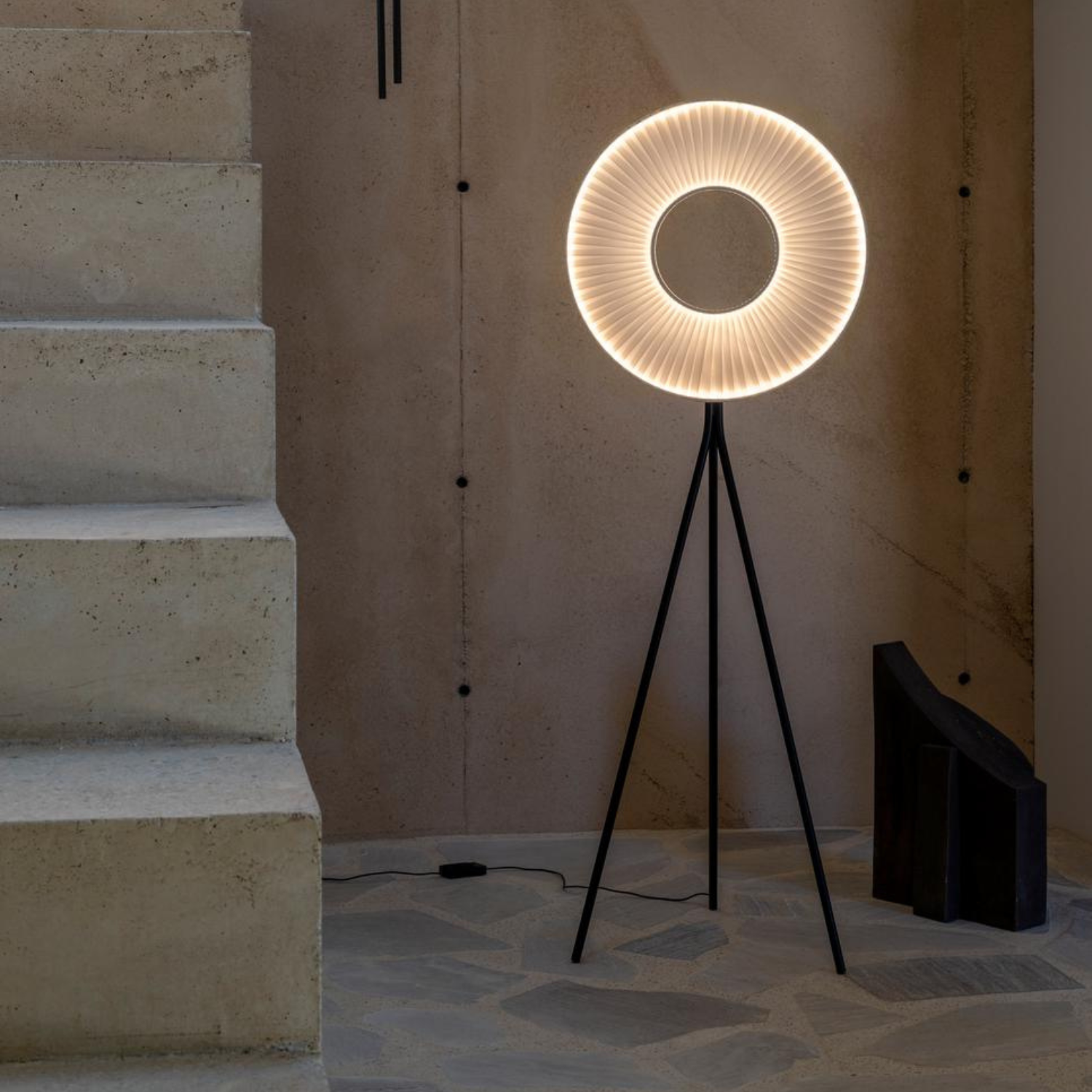 10HEURES10.Iris_.Tripod.60.Lifestyle.05