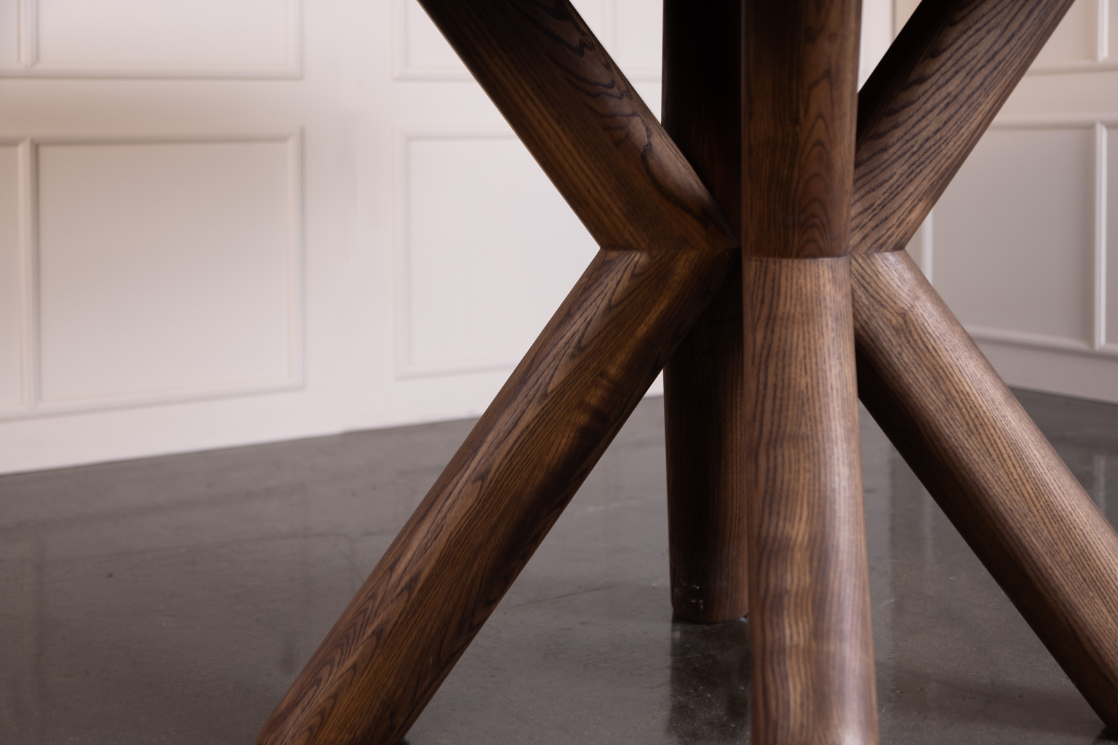 MUHLE_dining_table_Ø130_ash_C12_006