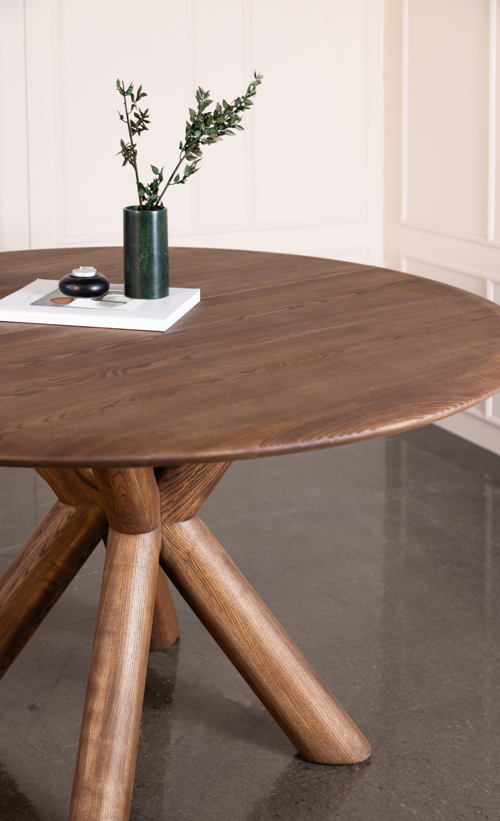 Muhle_dining_table_Ø130_C12_ash_01