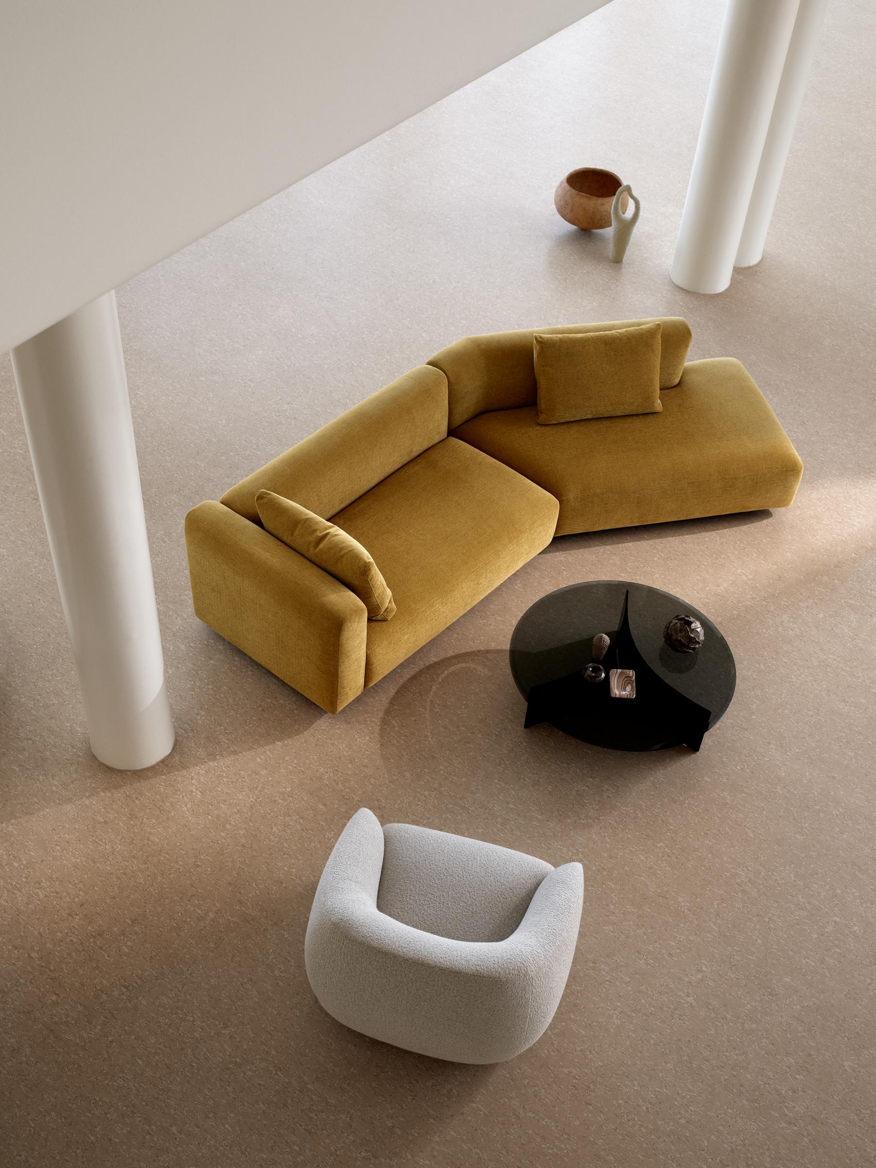 Wendelbo_Boketto_Mod. 5 + 18_Zest col. 8, Montholon lounge chair_Bosa col. 04, Arc coffee table_Black_ 300 dpi