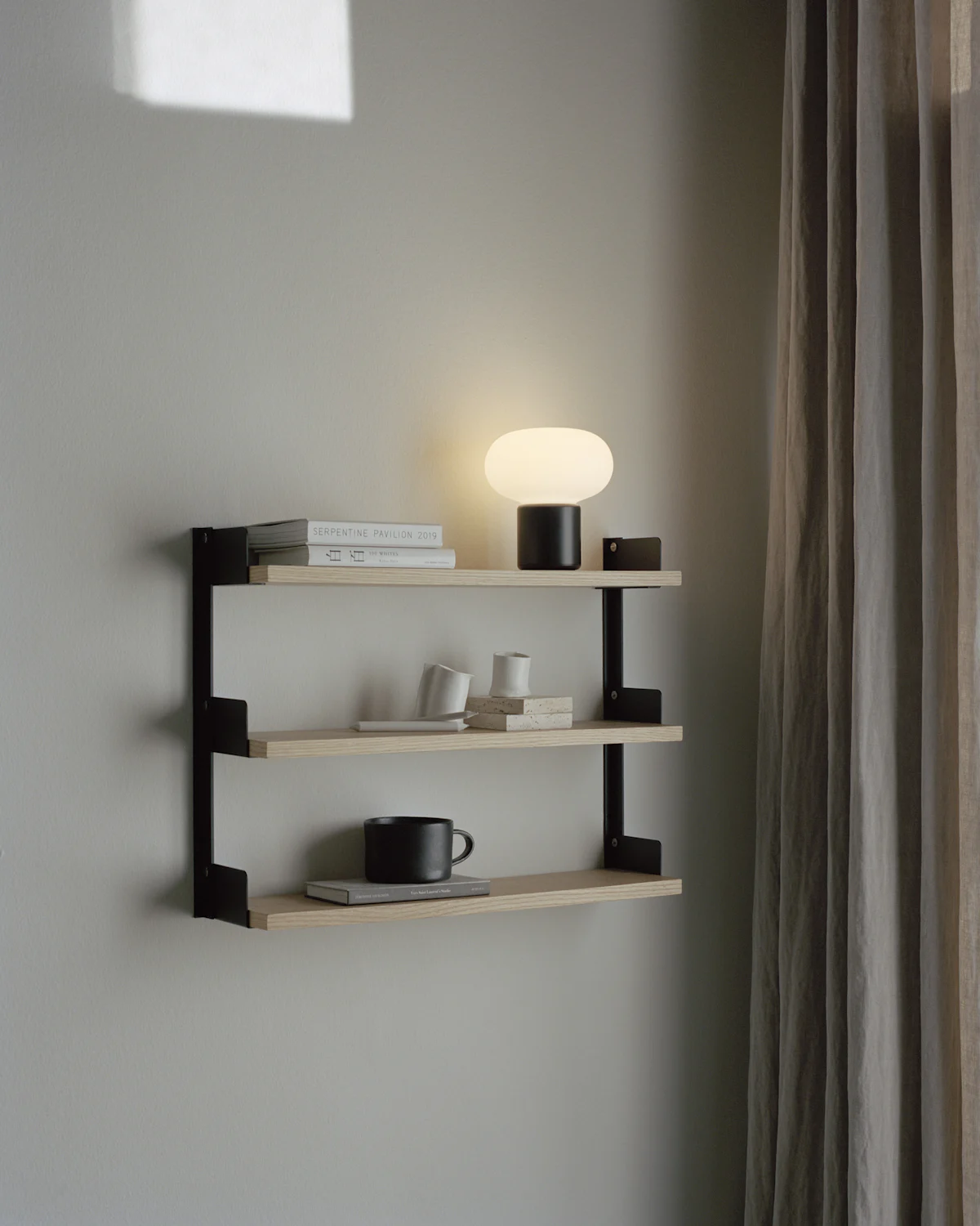 1674653899-new_works_home_nw_tea_shelf_oak_black_karl-johan_portable_cold_black_466_53.jpg
