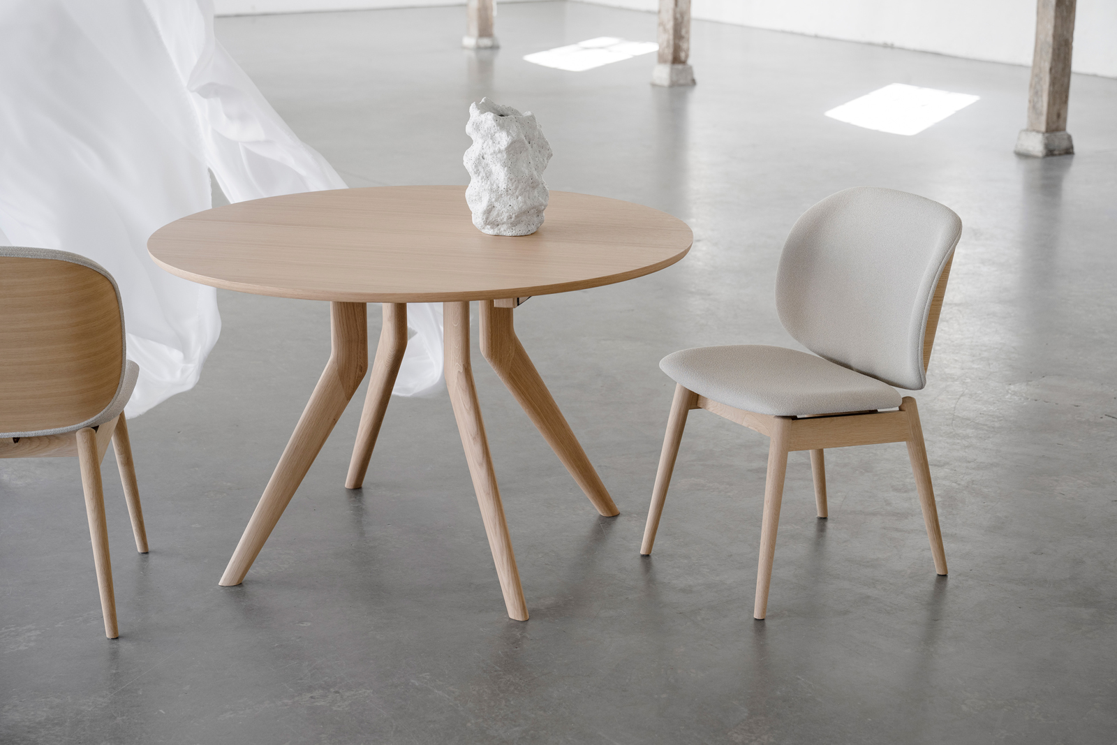 Corna_round_Artus_PBJ_22309_half