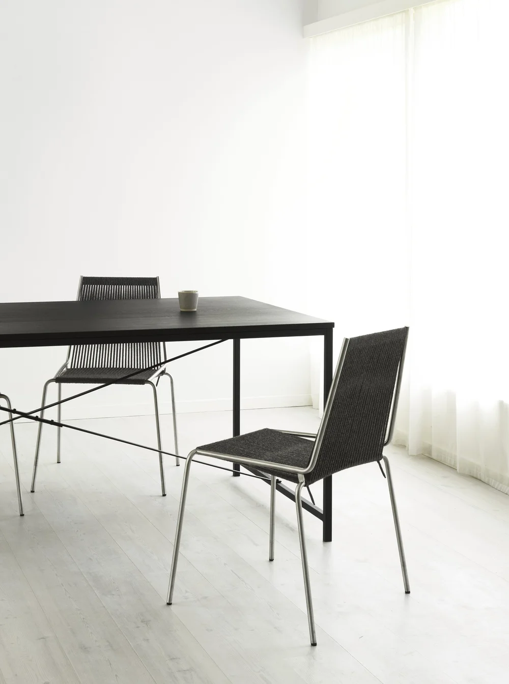 D302_NoelChair_Steelframe_+Wool_flaghalyard_darkgrey.jpg