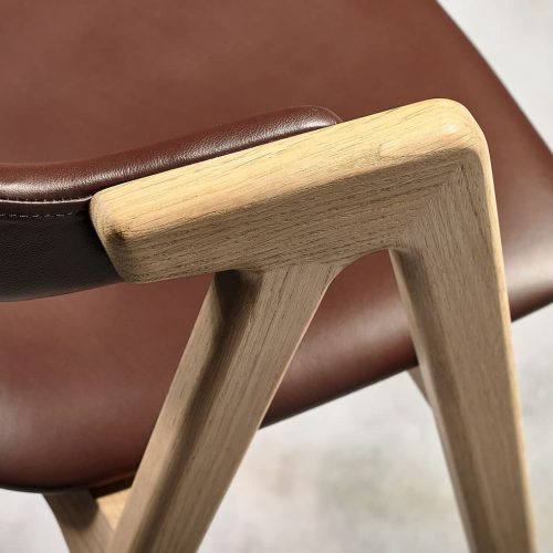TITAN-Light-oak-Choco_1_Cropped-q4wt0tfh6k66saq4l6xomhk930klmv05zkn9qazeyw