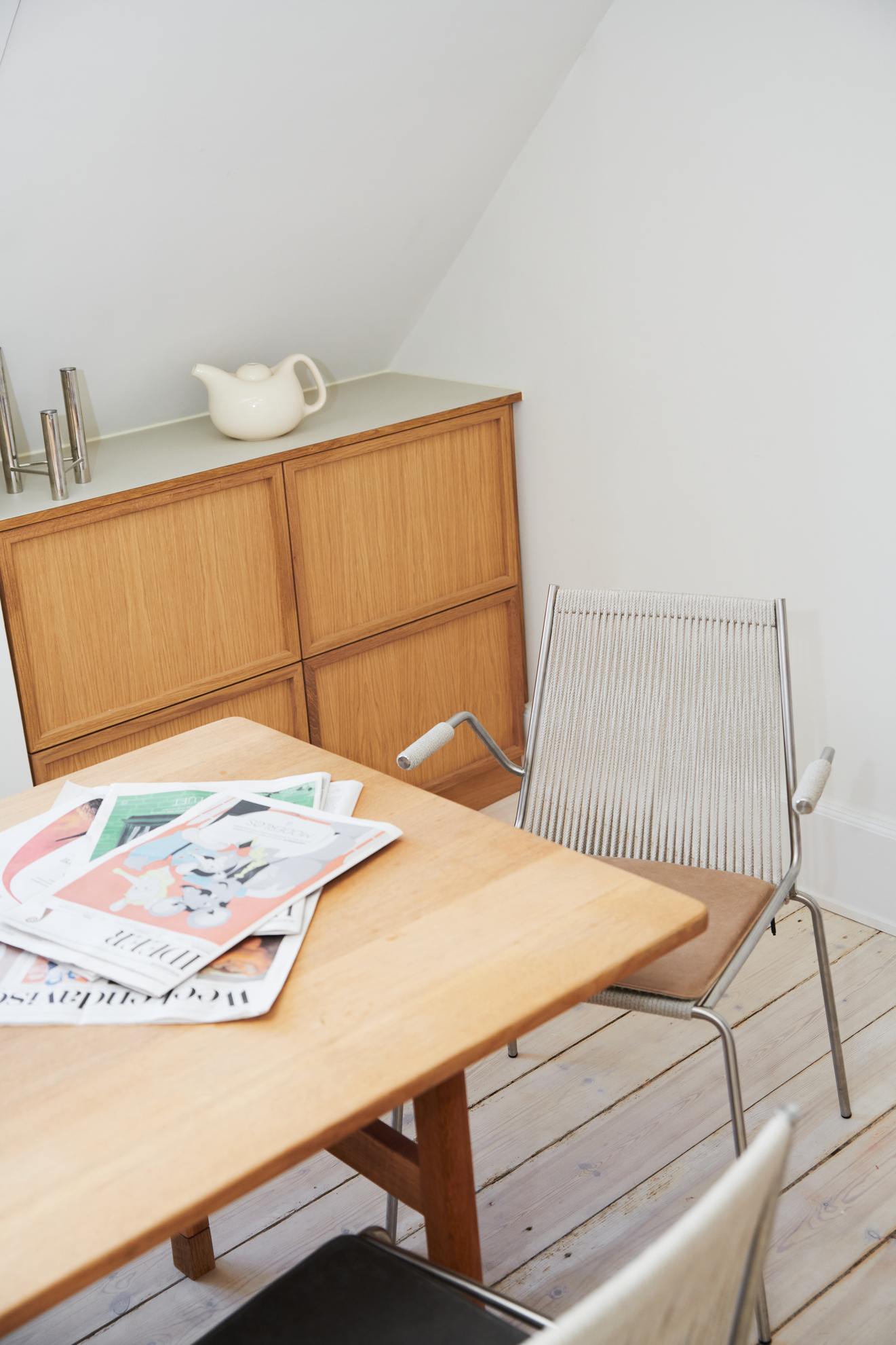Thorup Copenhagen_Lifestyle_DW202 Noel Armrest Chair