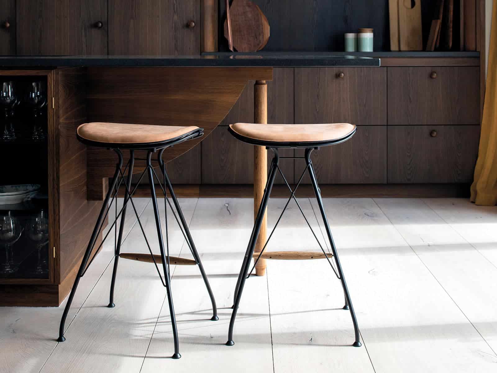 Wire-Bar-Stool-Overgaard-Dyrman-exp