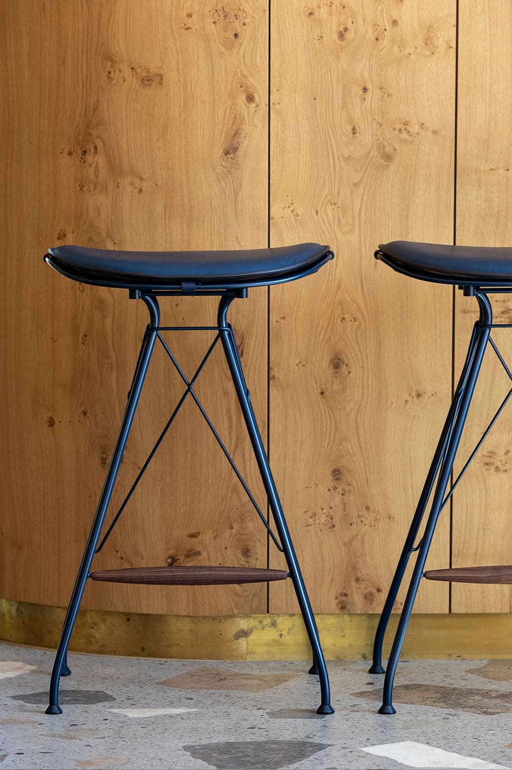 WireBarStool-Low-NavyBlue