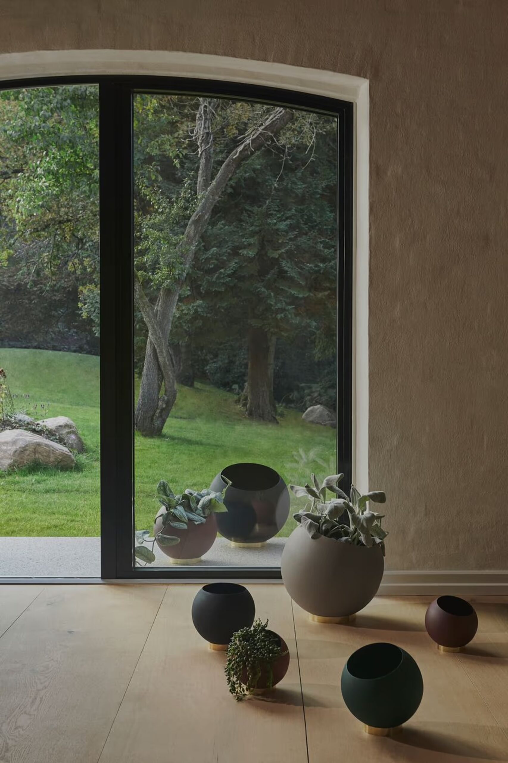 aytm-urtepotte-aytm-globe-flower-pot-black-xl-674138