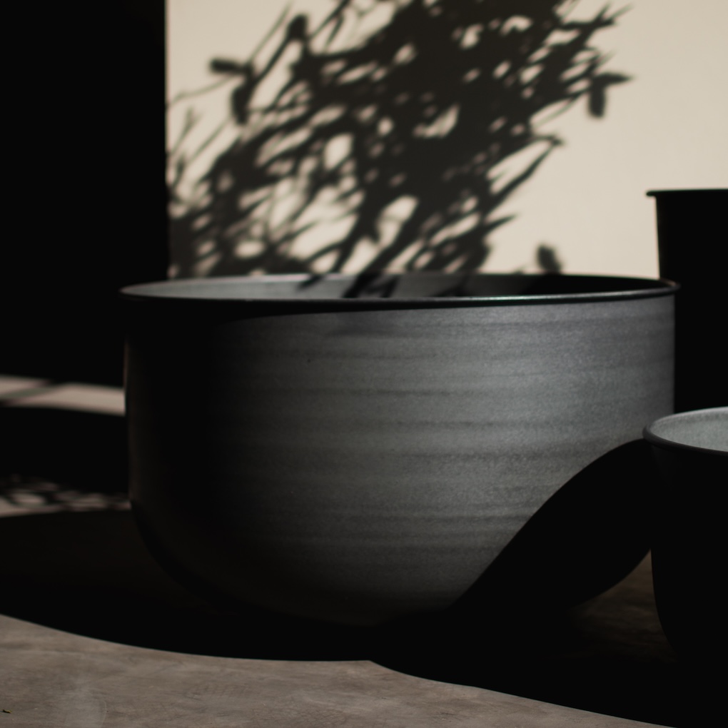 OUT Útiblómapottar WIDE 2 í setti, black