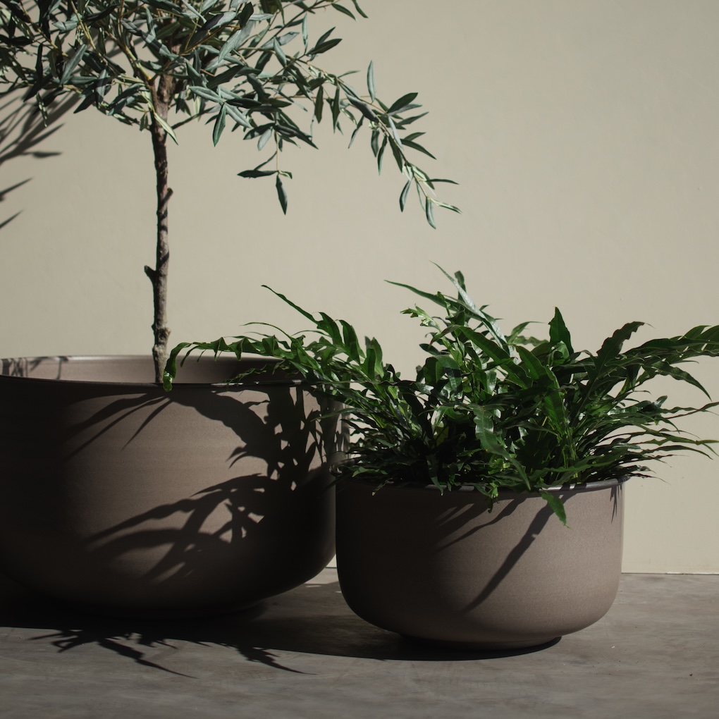 OUT Útiblómapottar WIDE 2 í setti, brown