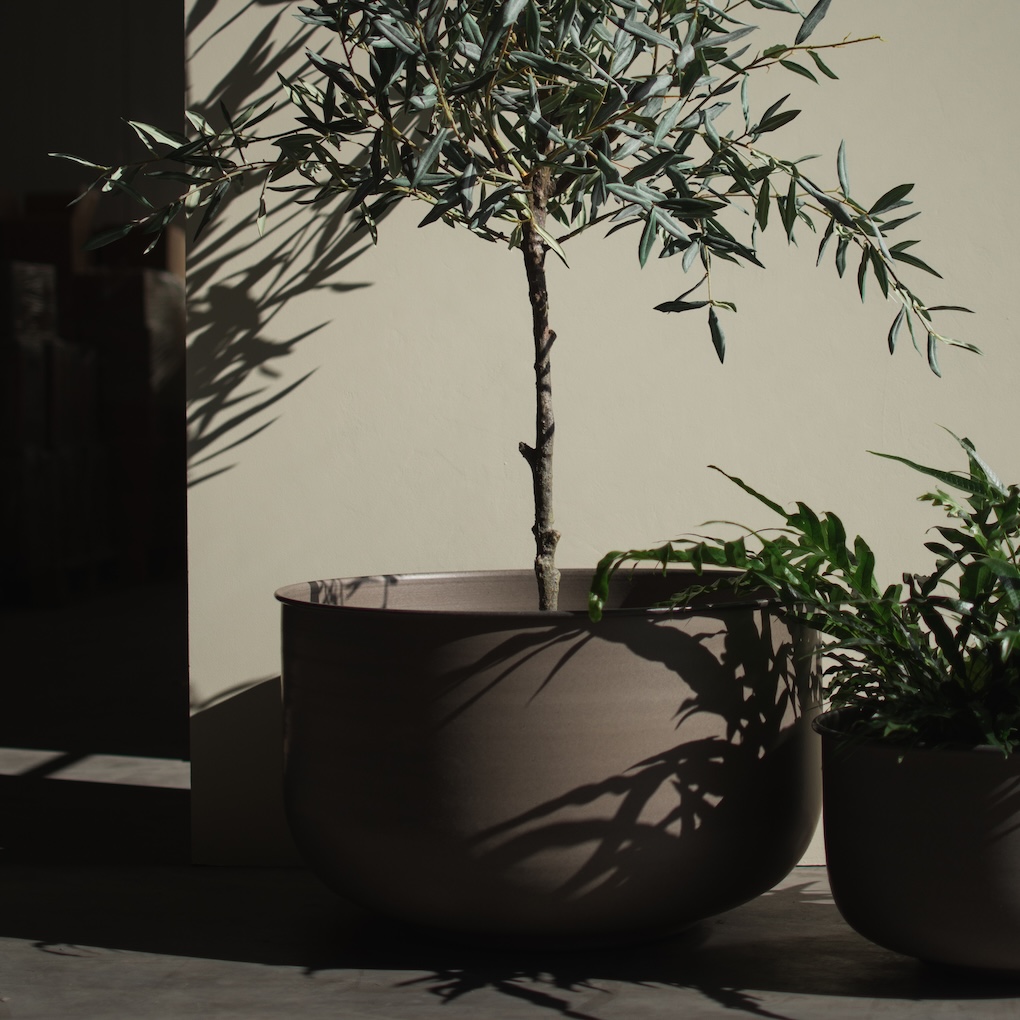 OUT Útiblómapottar WIDE 2 í setti, brown