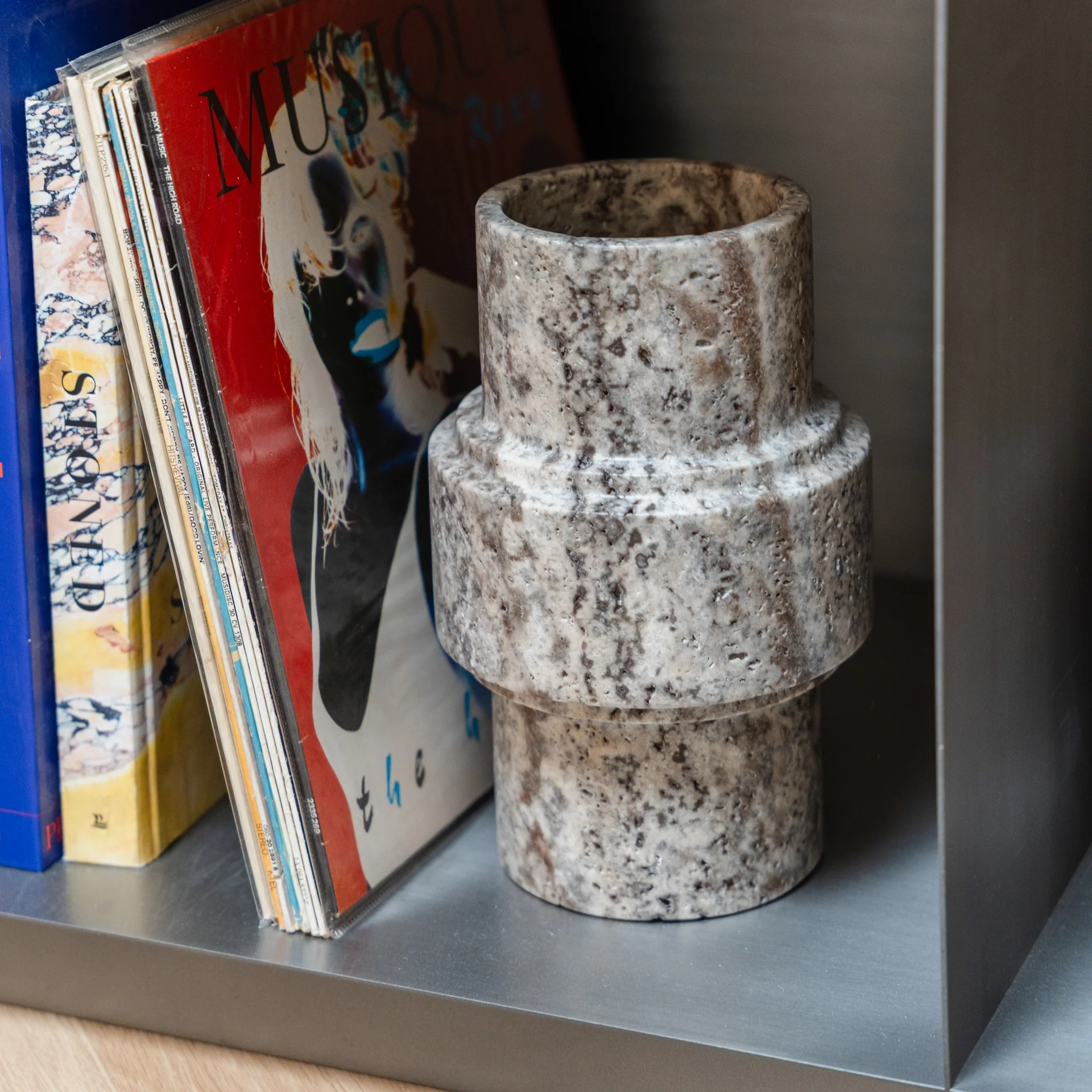 Silver Travertine marmaravasi 'Column'